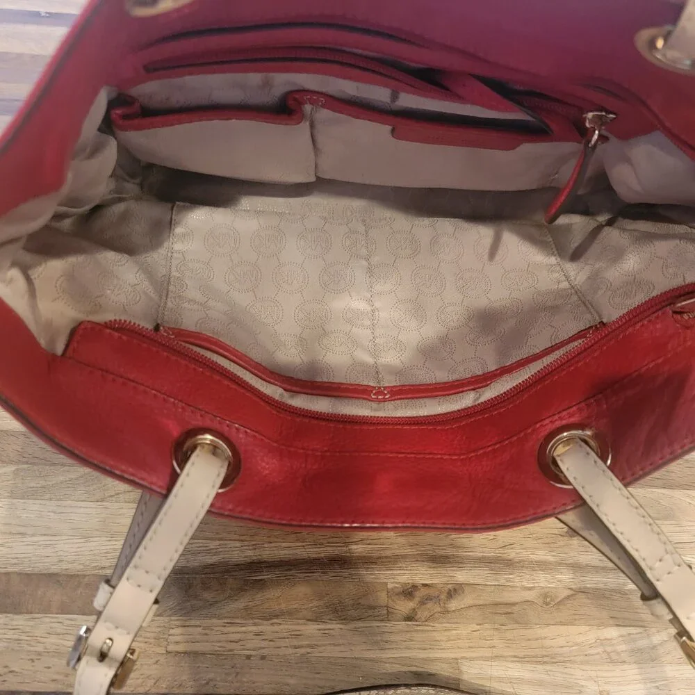 Michael Kors Bedford Tote in Red Pebbled Leather